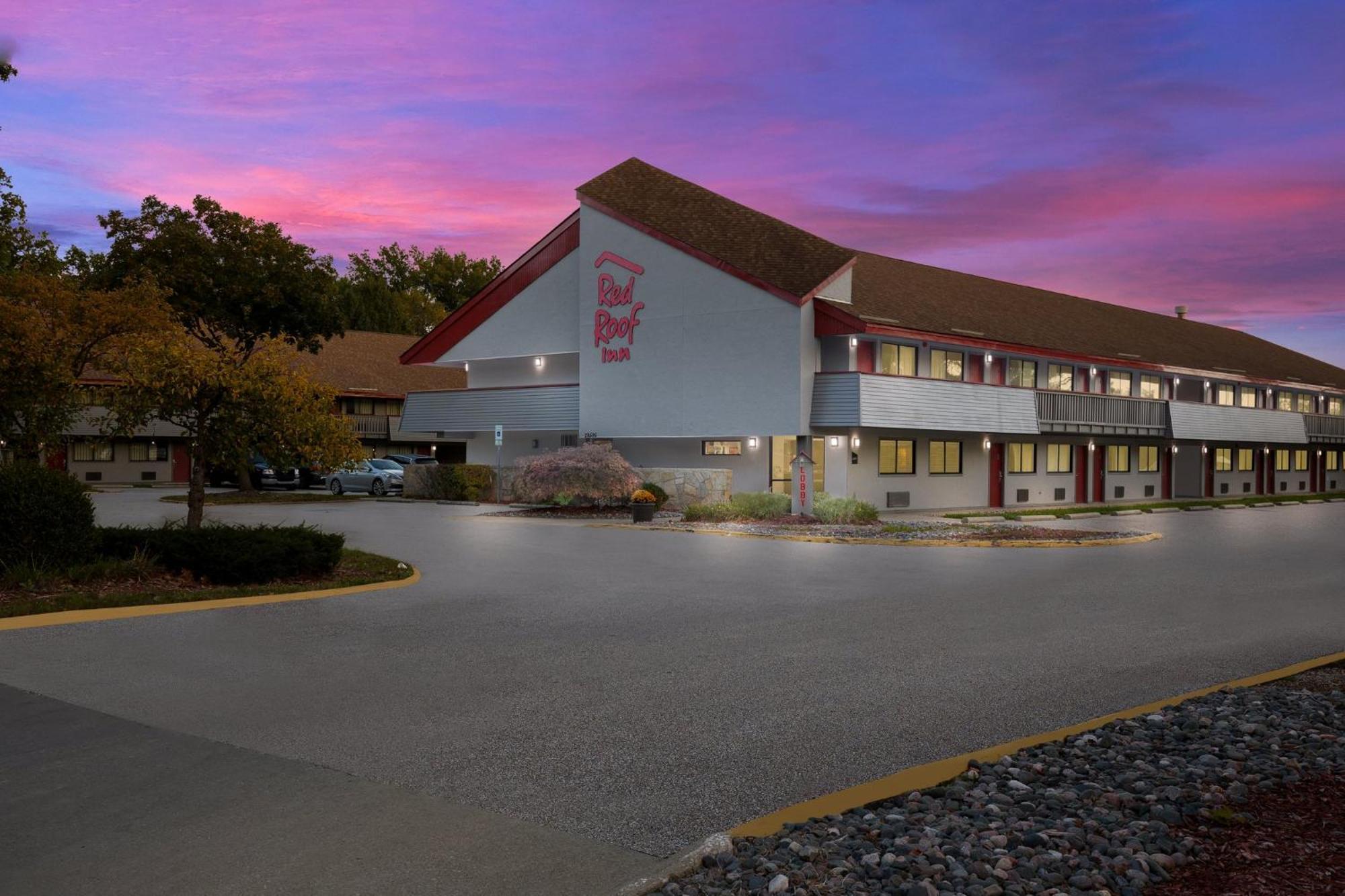 Red Roof Inn Cleveland - Westlake Εξωτερικό φωτογραφία